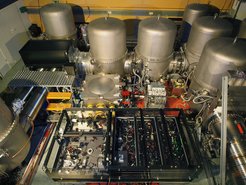 Blick in das Zentralgebäude von GEO600, wo viele der fortschrittlichen Detektortechnologien entwickelt und getestet werden.